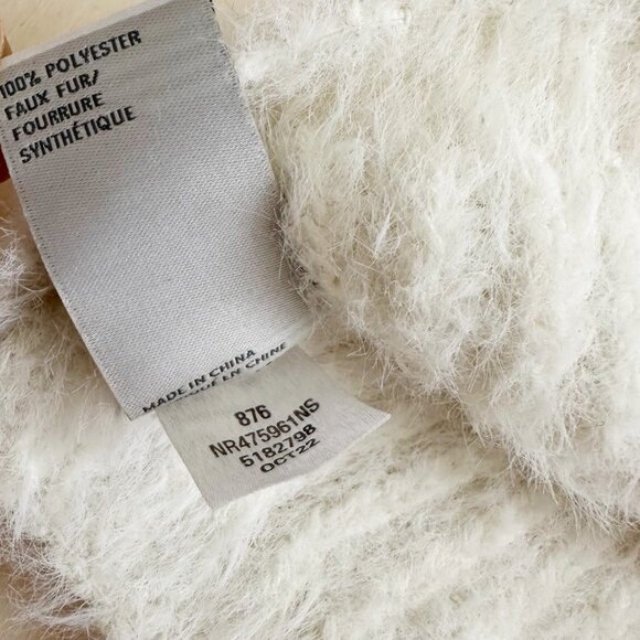 Nordstrom Rack Fuzzy White Winter‎ at Pom Pom Faux fur Knit Women's - Picture 4 of 5